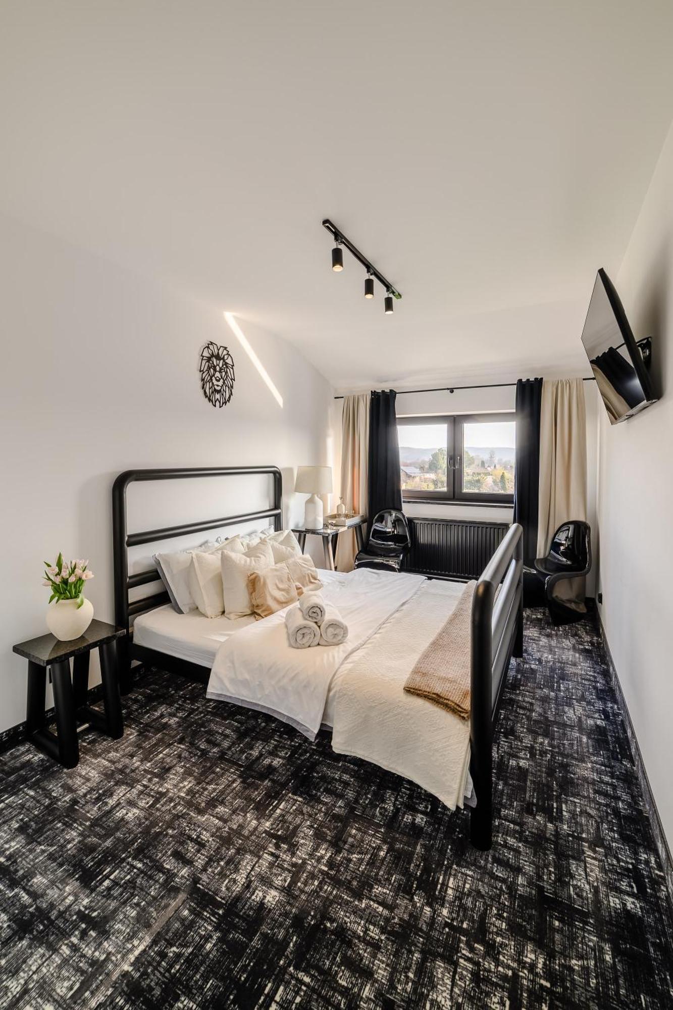 Golden Lion House Bed&Breakfast Rumia Exterior foto